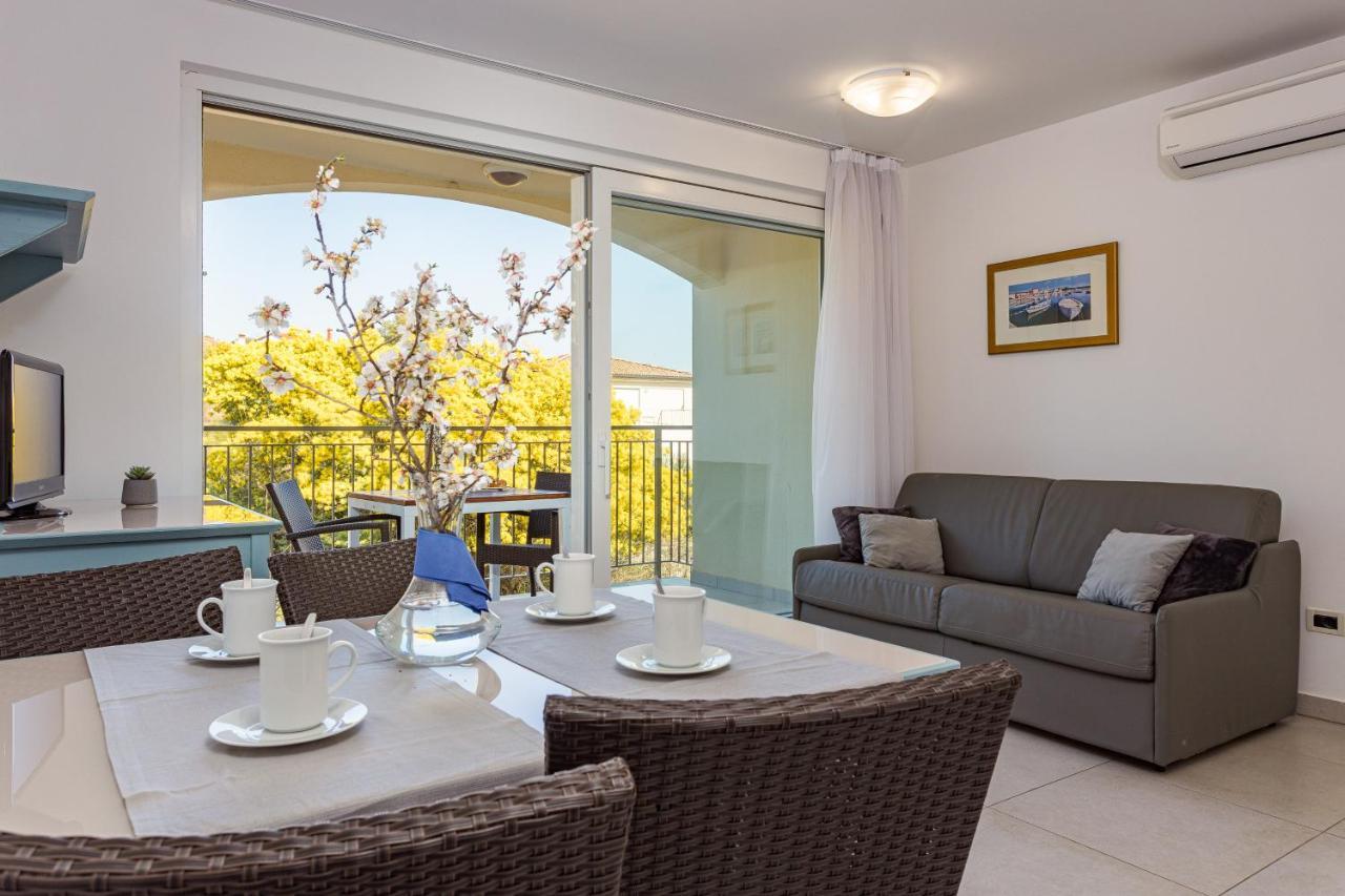 Residence Superior Del Mar Banjole Exterior photo