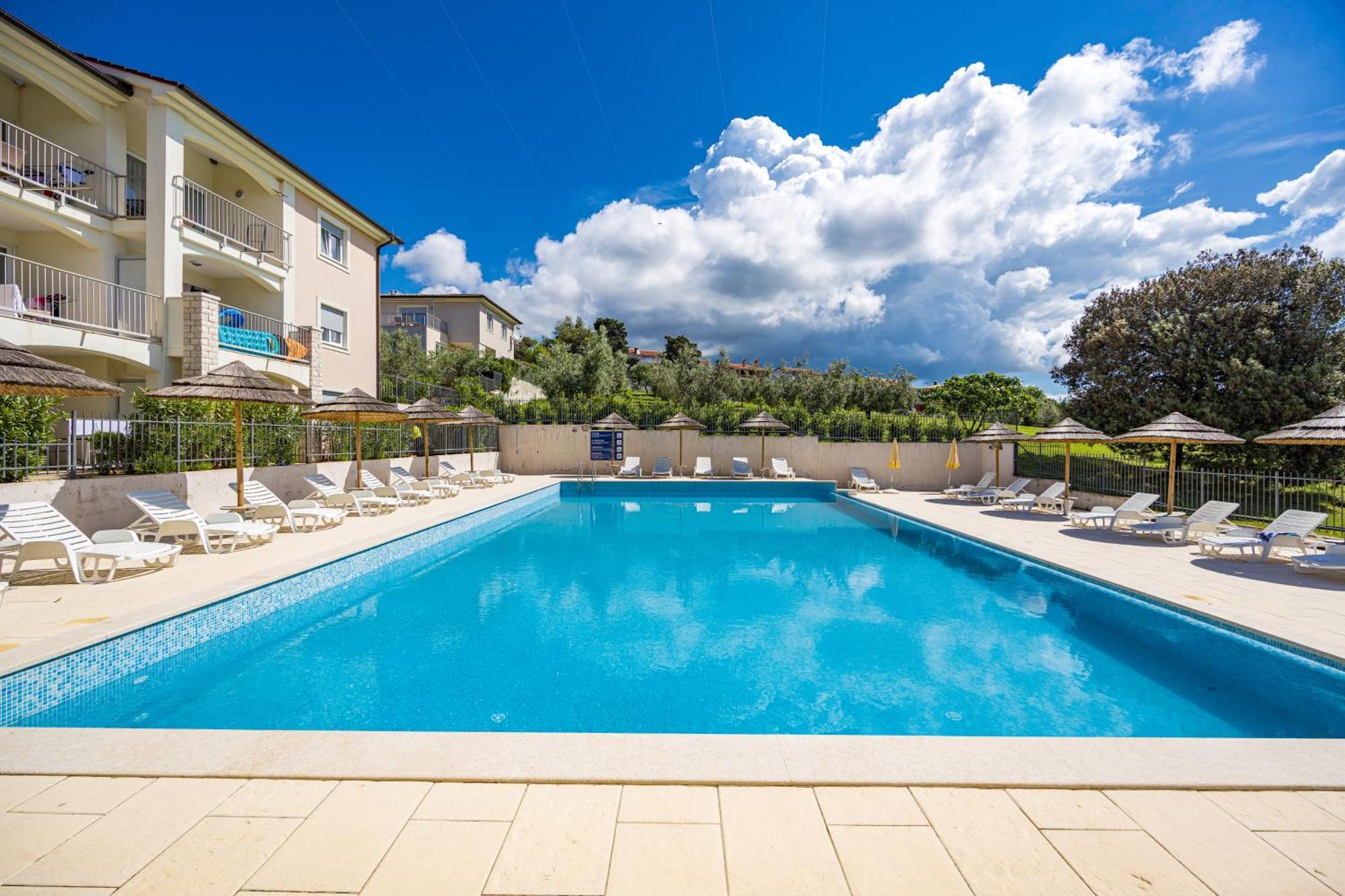 Residence Superior Del Mar Banjole Exterior photo
